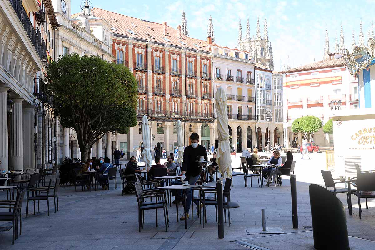 Desescalada Fotos: Las terrazas devuelven la alegría a las calles de Burgos