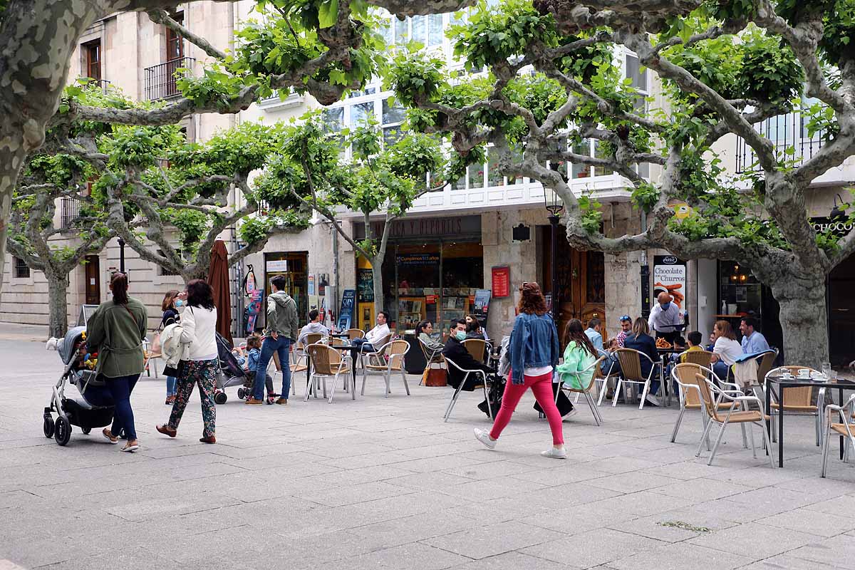 Desescalada Fotos: Tarde de cafés y cañas con amigos en Burgos