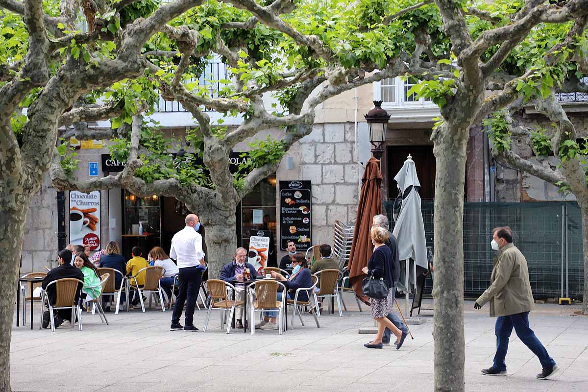 Desescalada Fotos: Tarde de cafés y cañas con amigos en Burgos