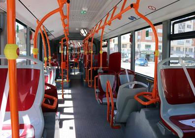 Imagen secundaria 1 - Los conductores de autobuses urbanos de Burgos lamentan que se haya retomado el cobro sin instalar las mamparas de seguridad