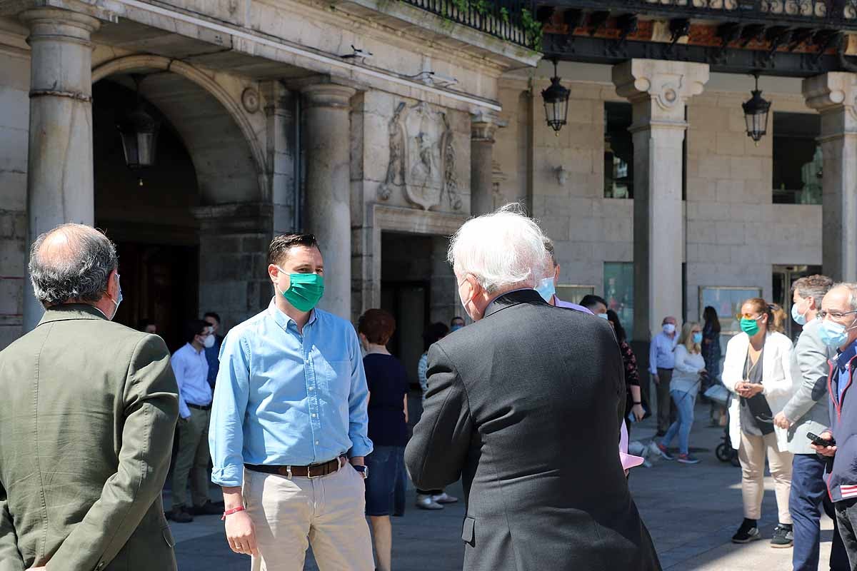 Fotos: Las Instituciones se suman al homenaje por los fallecidos por la covid-19