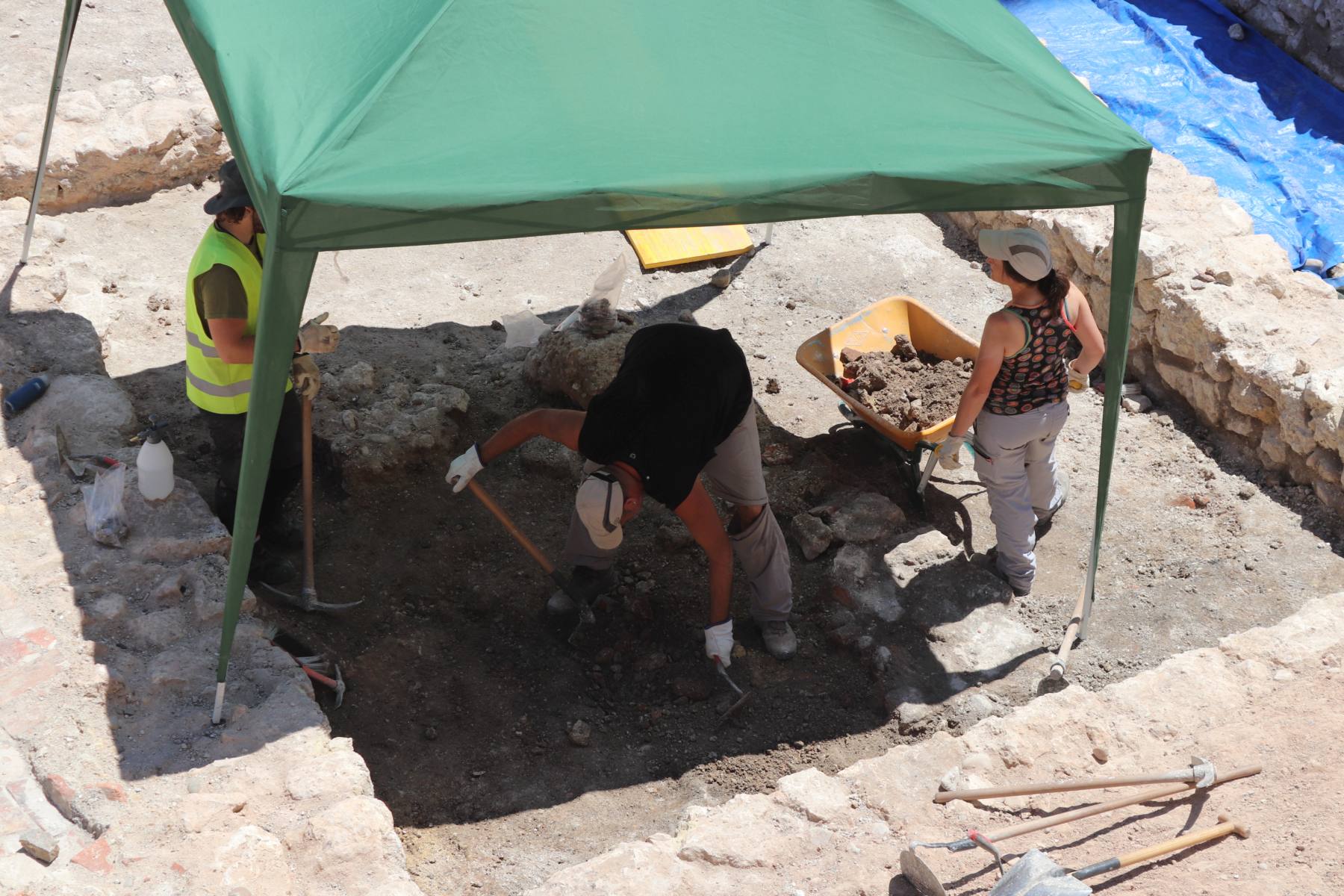 En la Llana de Afuera se han localizado restos de varias viviendas. 