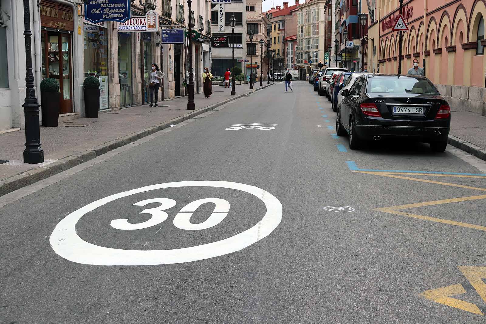 Fotos: Los ciclocarriles comienzan su andadura por el centro de la ciudad