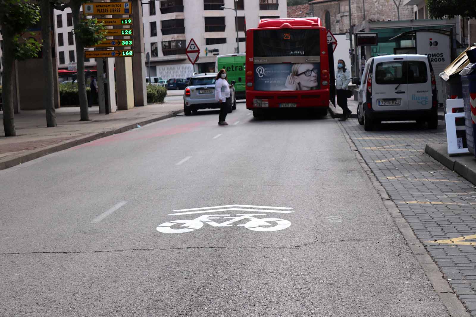 Fotos: Los ciclocarriles comienzan su andadura por el centro de la ciudad