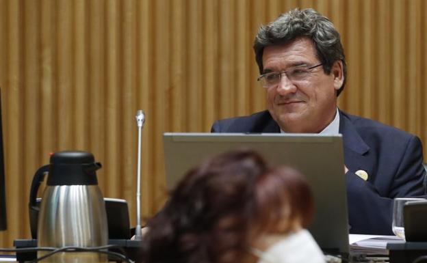 José Luis Escrivá, ministro de Inclusión, Seguridad Social y Migraciones, hoy en el Congreso 