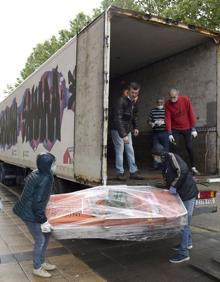 Imagen secundaria 2 - La Asociación de Amigos del Pueblo Saharaui envía 33 pallets de ayuda humanitaria a los campamentos del Tinduf