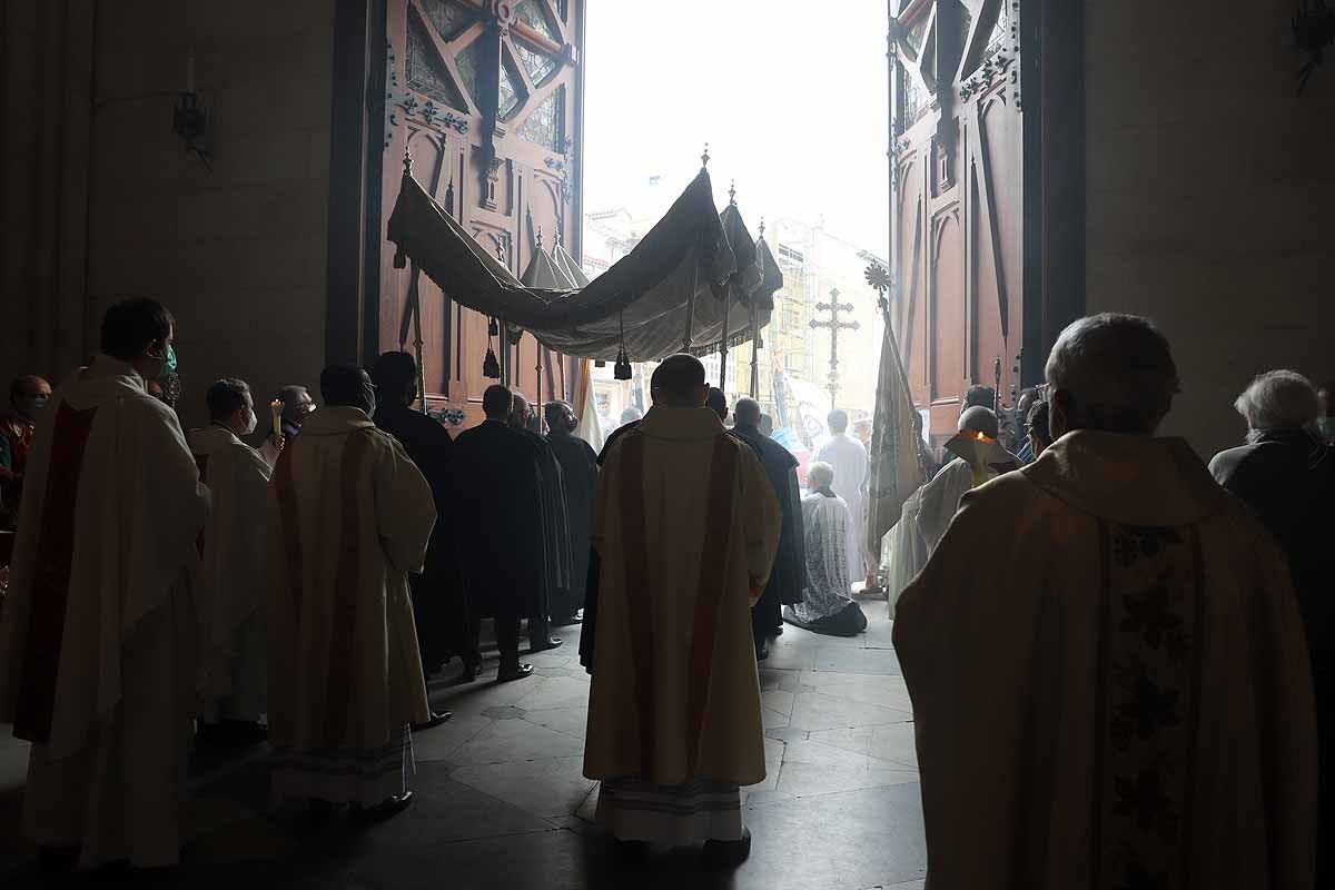 Fotos: El Corpus en tiempos de pandemia en Burgos