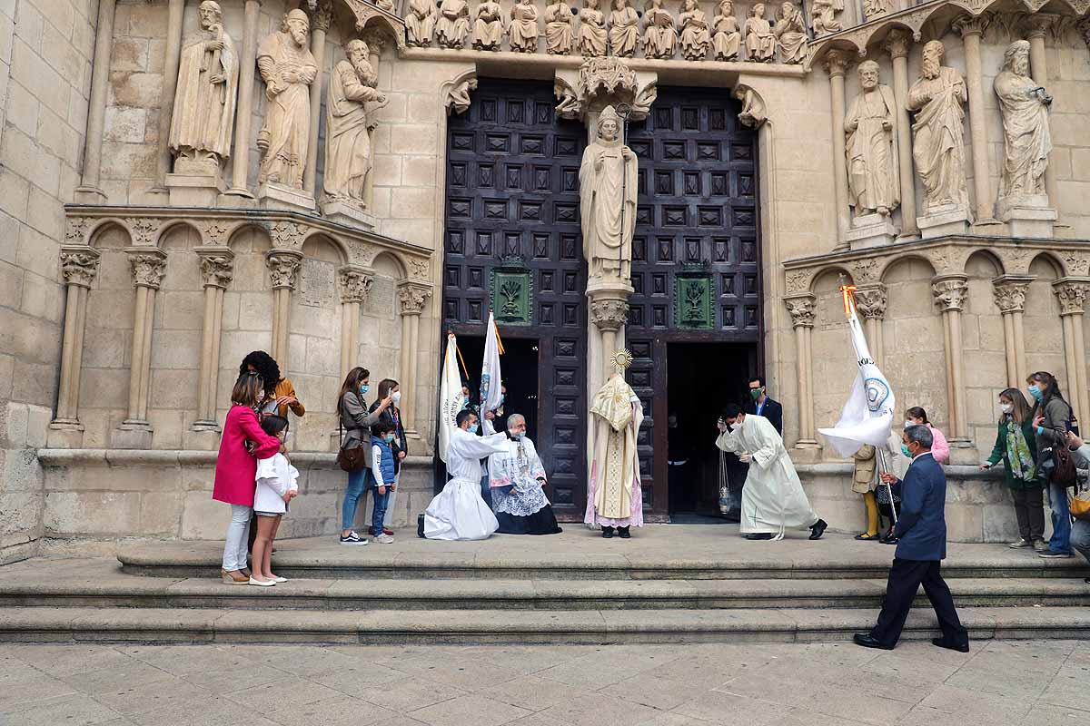 Fotos: El Corpus en tiempos de pandemia en Burgos