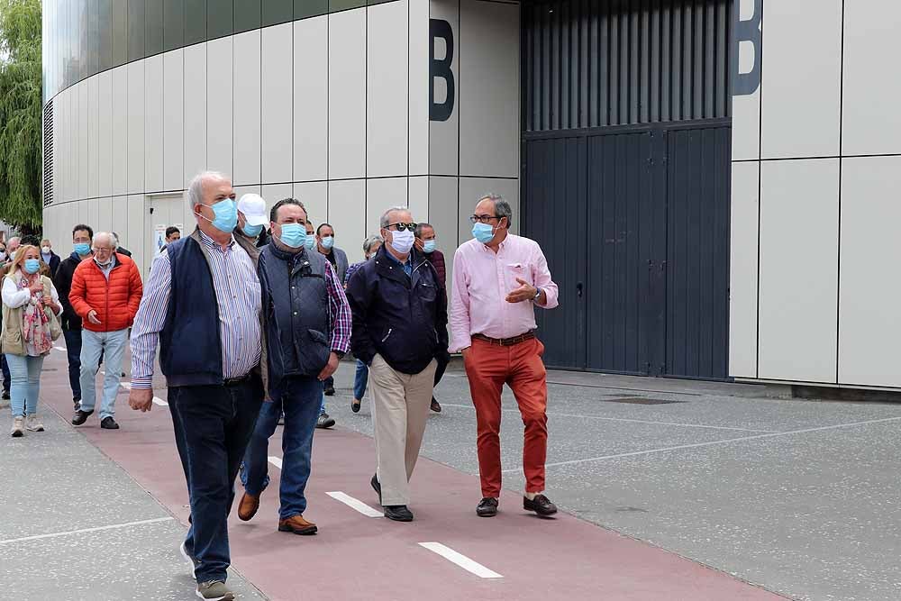 Fotos: El mundo del toro sale a la calle en Burgos para exigir libertad e igualdad de trato para aficionados y profesionales