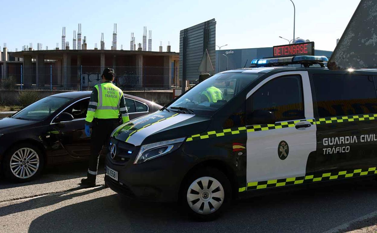 Control de la Guardia Civil durante el estado de alarma en la provincia de Burgos. 