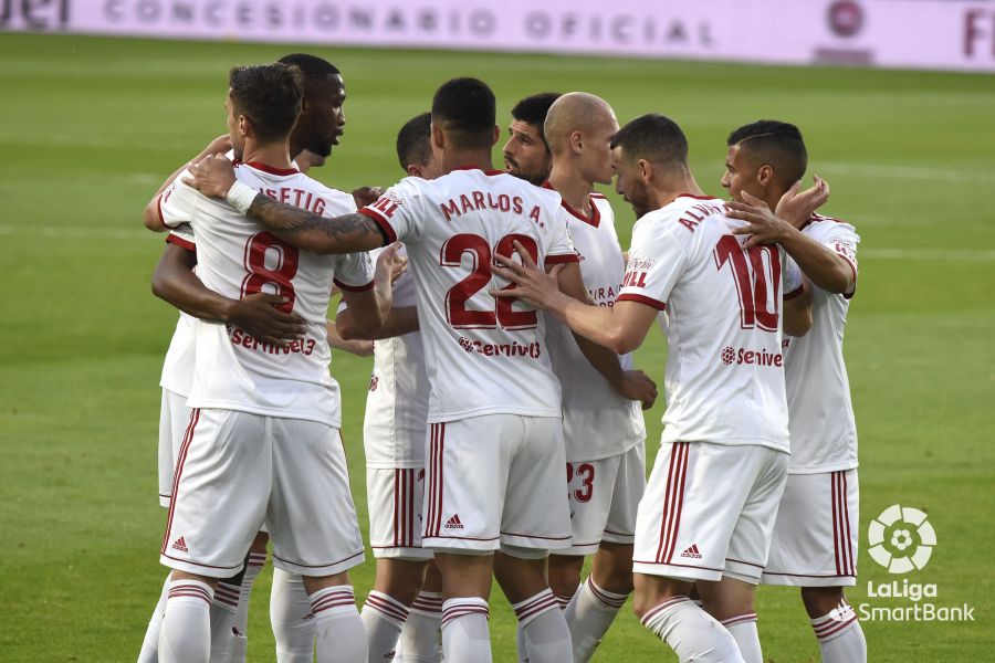 Fotos: El Mirandés da la sorpresa en Huesca