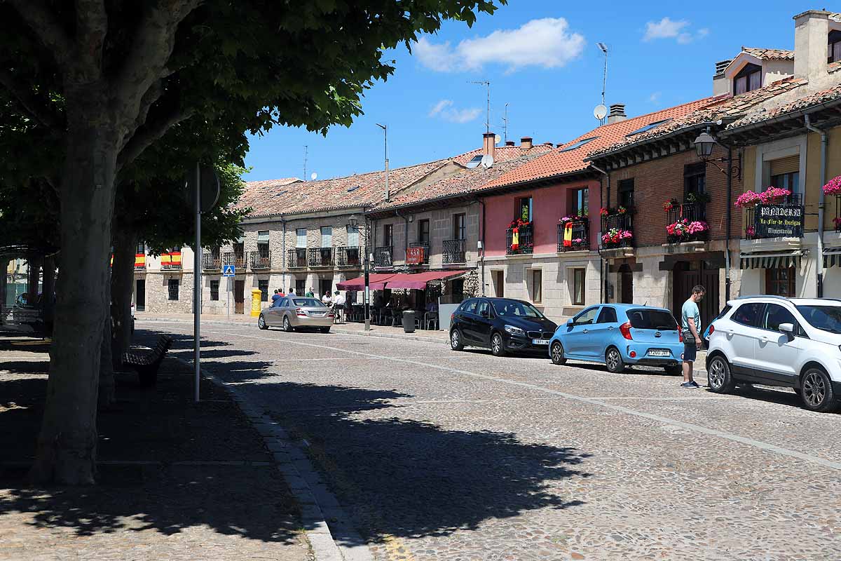 El recinto de El Parral permanece cerrado, al igual que el monasterio de las Huelgas | Hasta estos puntos se han acercado muchos burgaleses hoy para sacar una foto «histórica» mientras que la tradicional jira por El Parral tendrá que esperar un año más. 