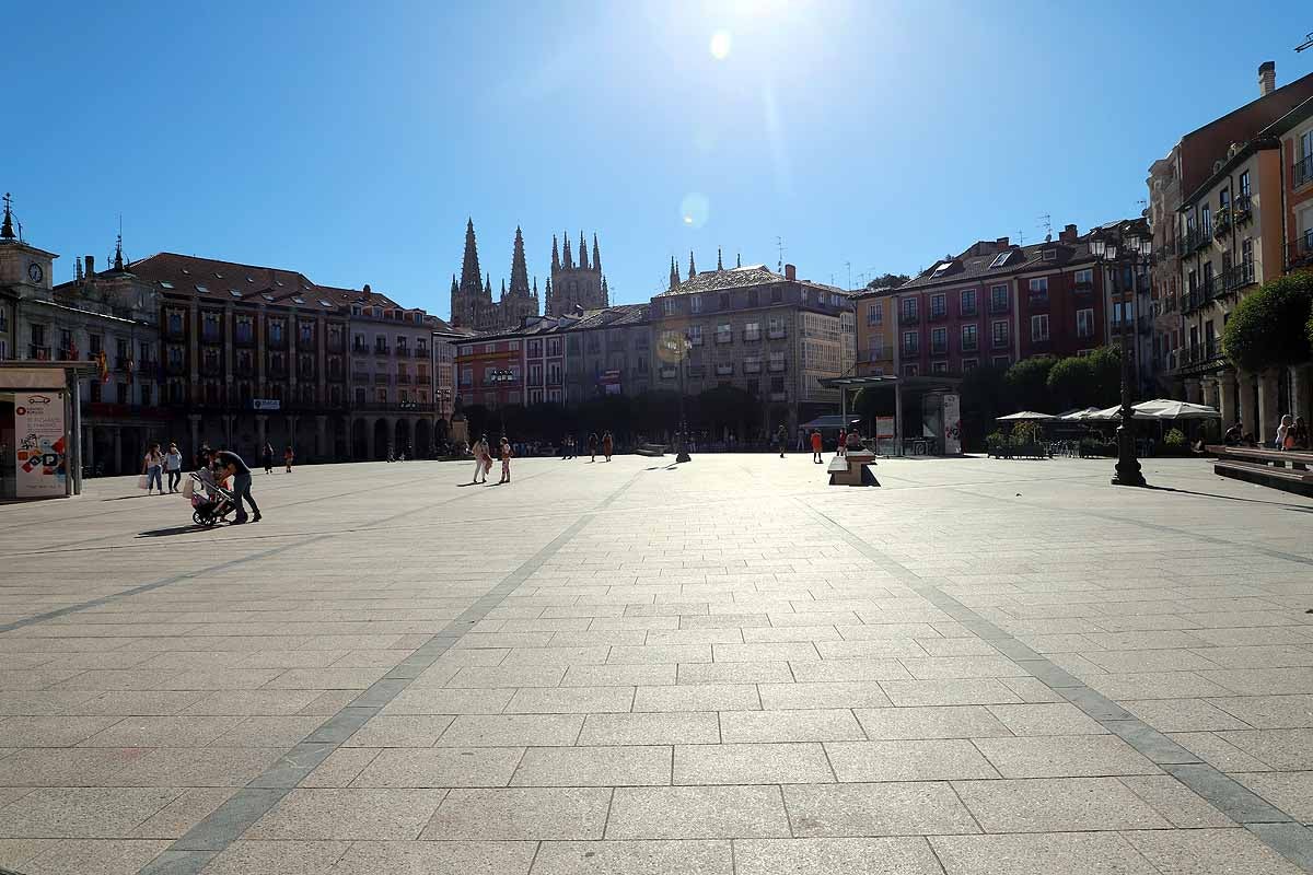 En un Curpillos sin celebración, sin jira por El Parral, sin movimiento en el monasterio de las Huelgas la actividad se ha trasladado al centro de la ciudad. Burgos no ha celebrado el Curpillos debido a la pandemia de la covid-19 pero muchos burgaleses no han tenido que trabajar. El centro de la ciudad se ha llenado de gente con establecimientos de hostelería que otros años permanecen cerrados debido a que la actividad en este día estaría en el recinto de El Parral, hoy cerrado.