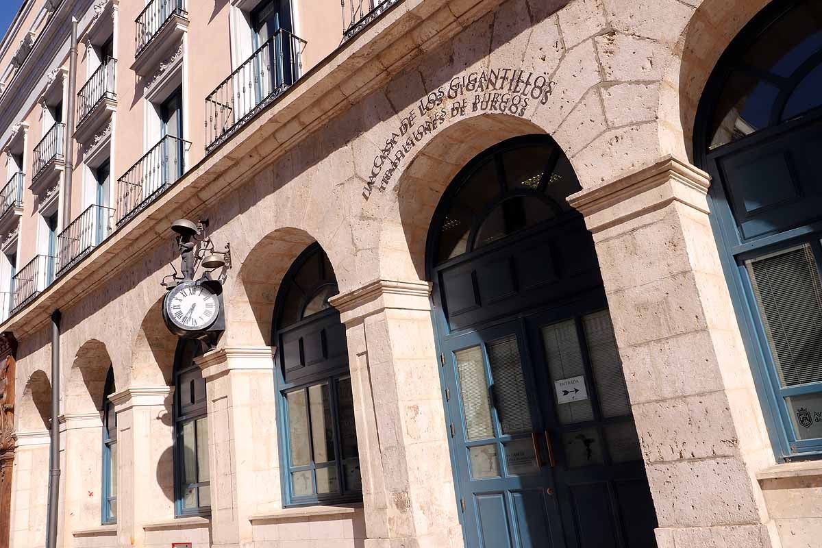 La Casa de los Gigantillos reabre tras el confinamiento de la covid-19 en su horario habitual.