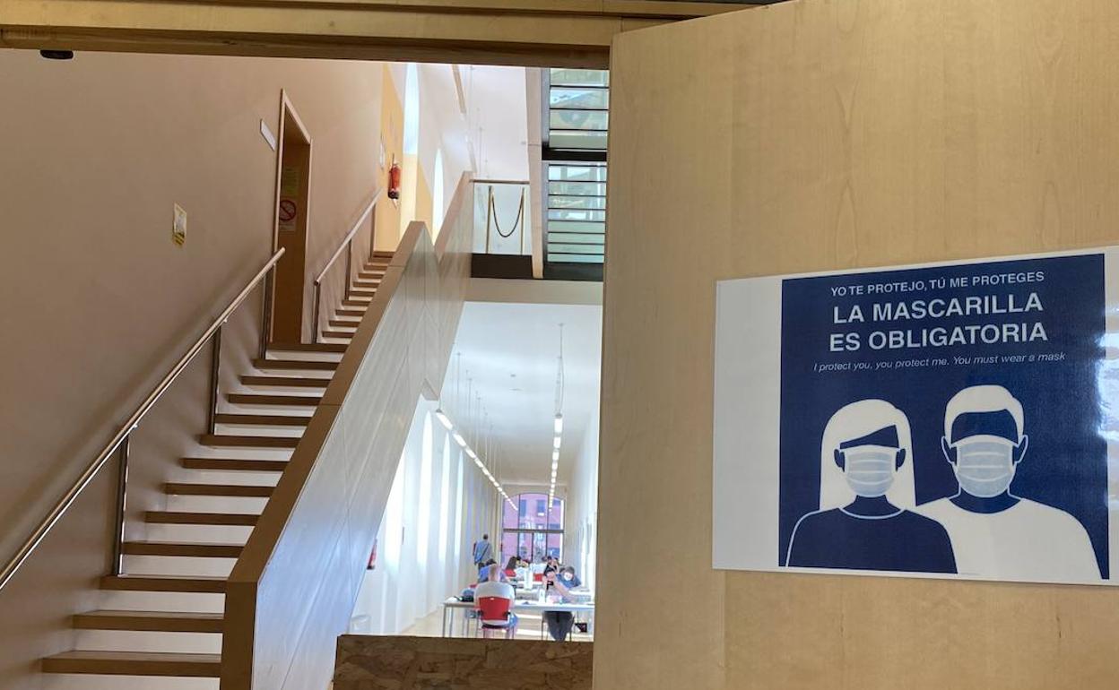 Biblioteca del centro cívico de San Agustín.