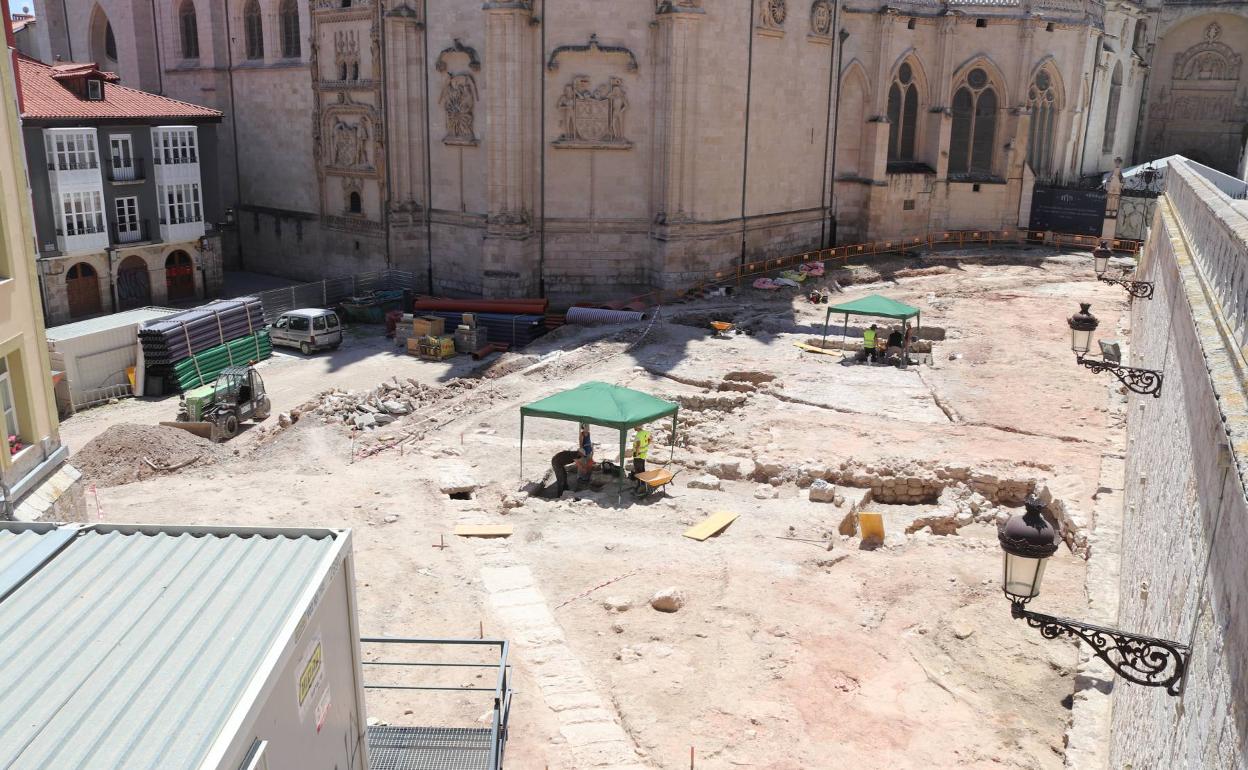 los trabajos arqueológicos han permitido descubrir la traza de varias construcciones. 