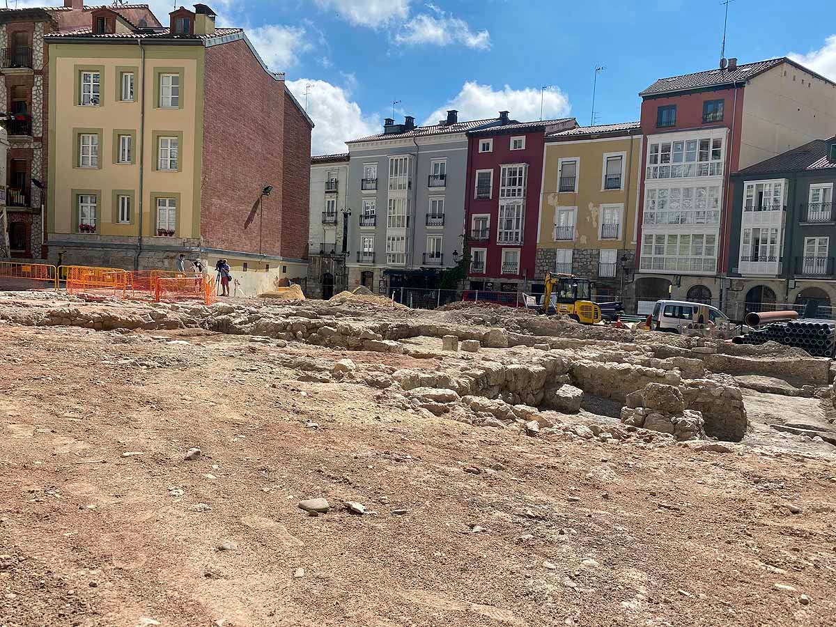 Fotos: Los burgaleses conocen a pie de obra el nuevo proyecto para Las Llanas