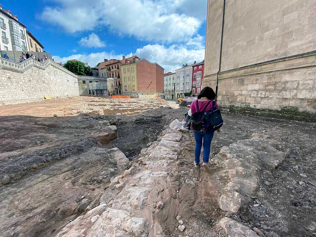 Fotos: Los burgaleses conocen a pie de obra el nuevo proyecto para Las Llanas