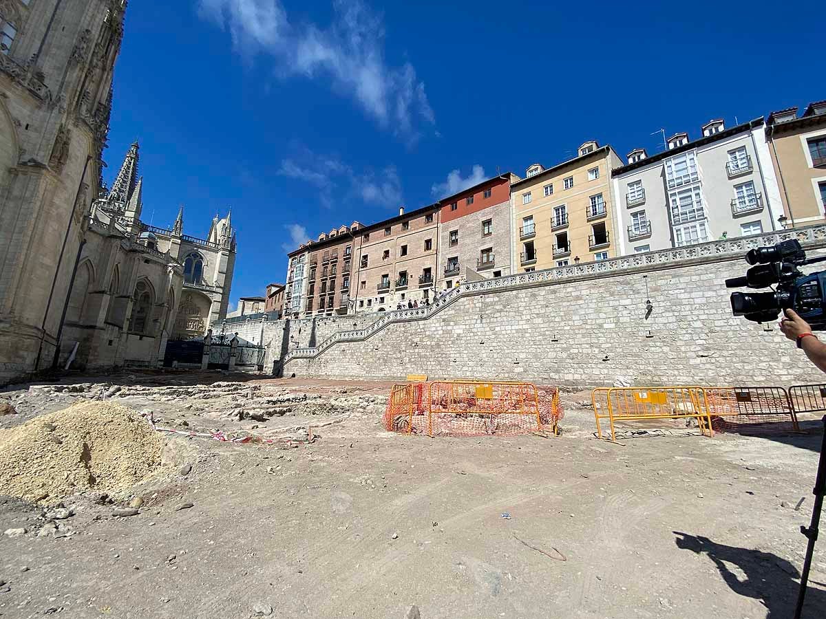 Fotos: Los burgaleses conocen a pie de obra el nuevo proyecto para Las Llanas