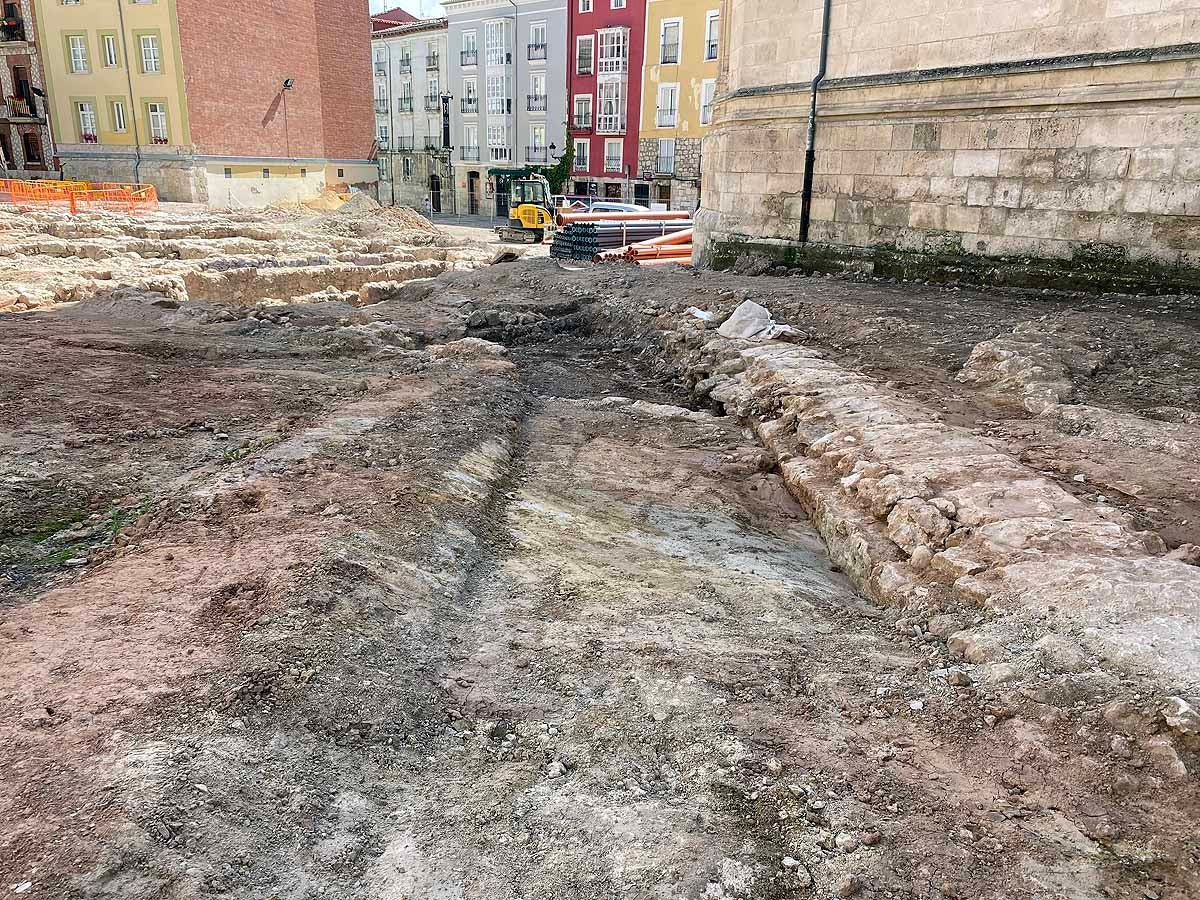 Fotos: Los burgaleses conocen a pie de obra el nuevo proyecto para Las Llanas