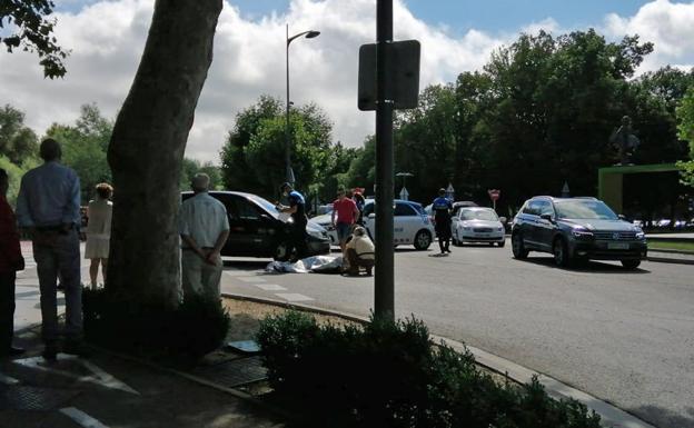 Atropellada una joven que circulaba con patinete en el Puente de Castilla