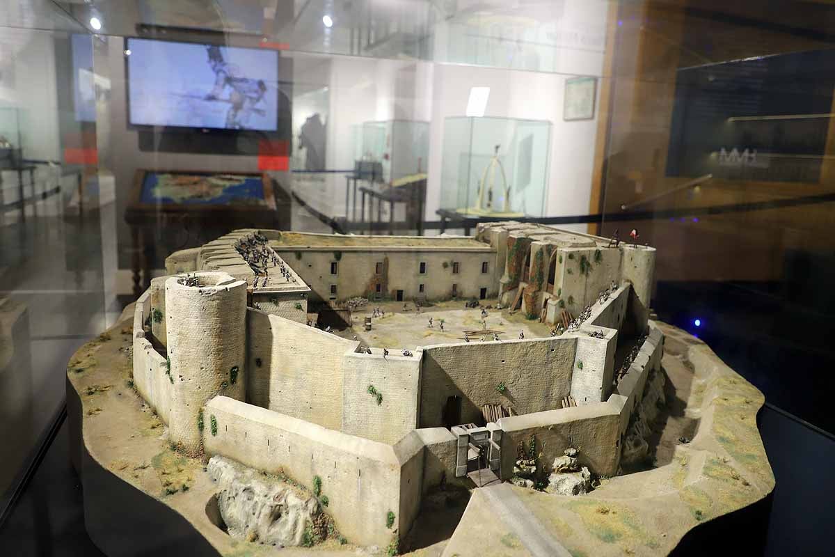 Fotos: El Museo Militar de Burgos, mucho más que una exposición
