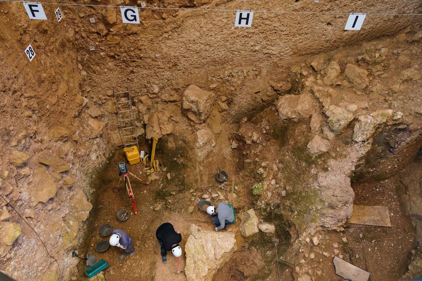 Fotos: Arranca la campaña de excavaciones en los yacimientos de Atapuerca