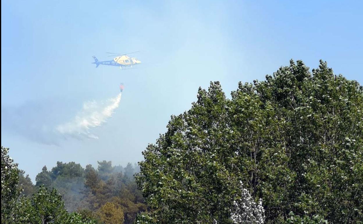 Imagen de archivo de un incendio forestal en Burgos.