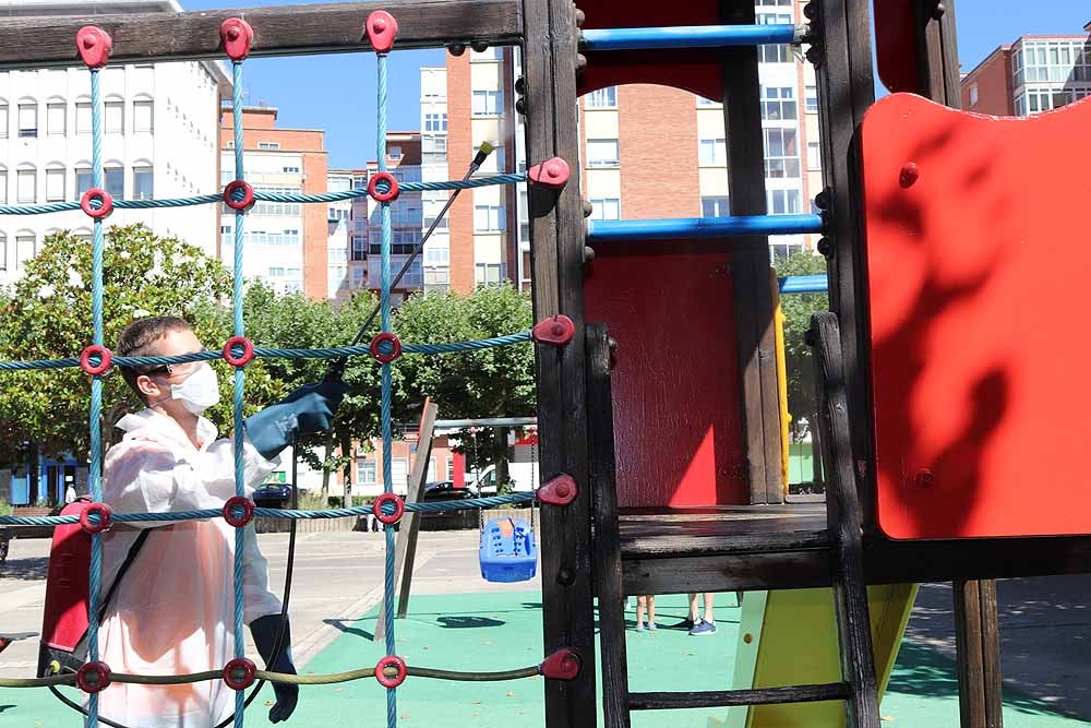 Fotos: Burgos abre todos los parques infantiles, que se desinfectarán a diario