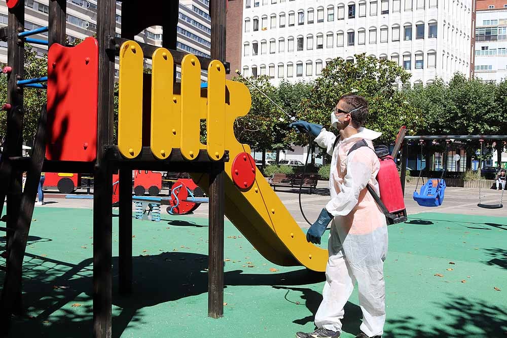 Fotos: Burgos abre todos los parques infantiles, que se desinfectarán a diario