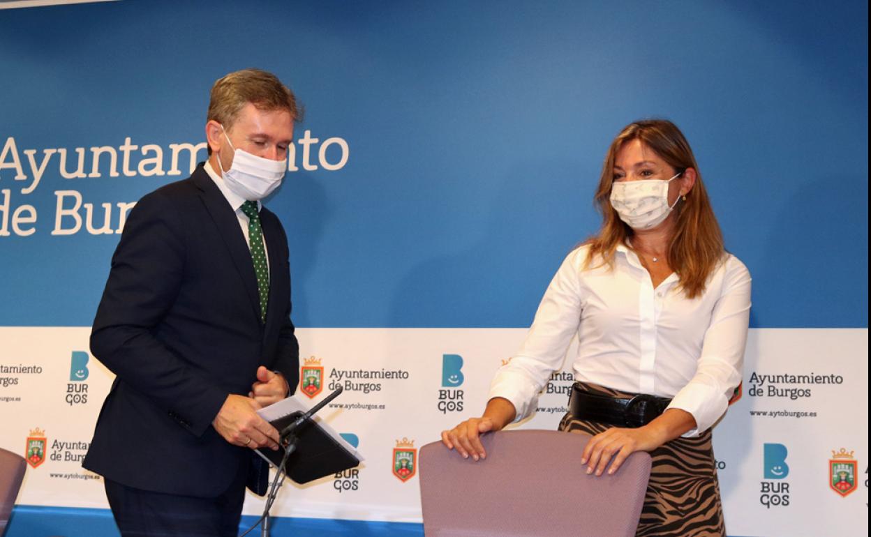 Lacalle y Blasco han comparecido juntos esta mañana en el Ayuntamiento.