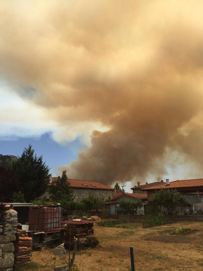 Fotos: Incendio en Junta de Traslaloma