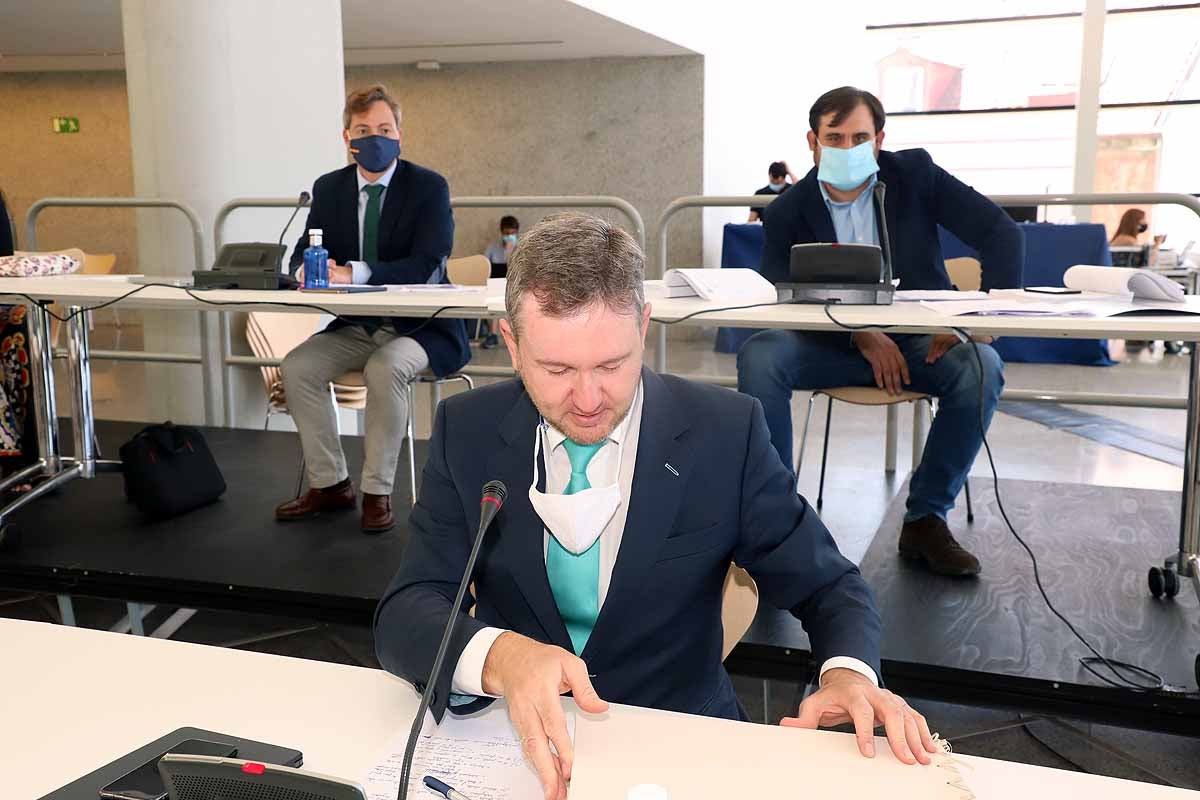 Fotos: Homenaje a Javier Lacalle en su último pleno en Burgos