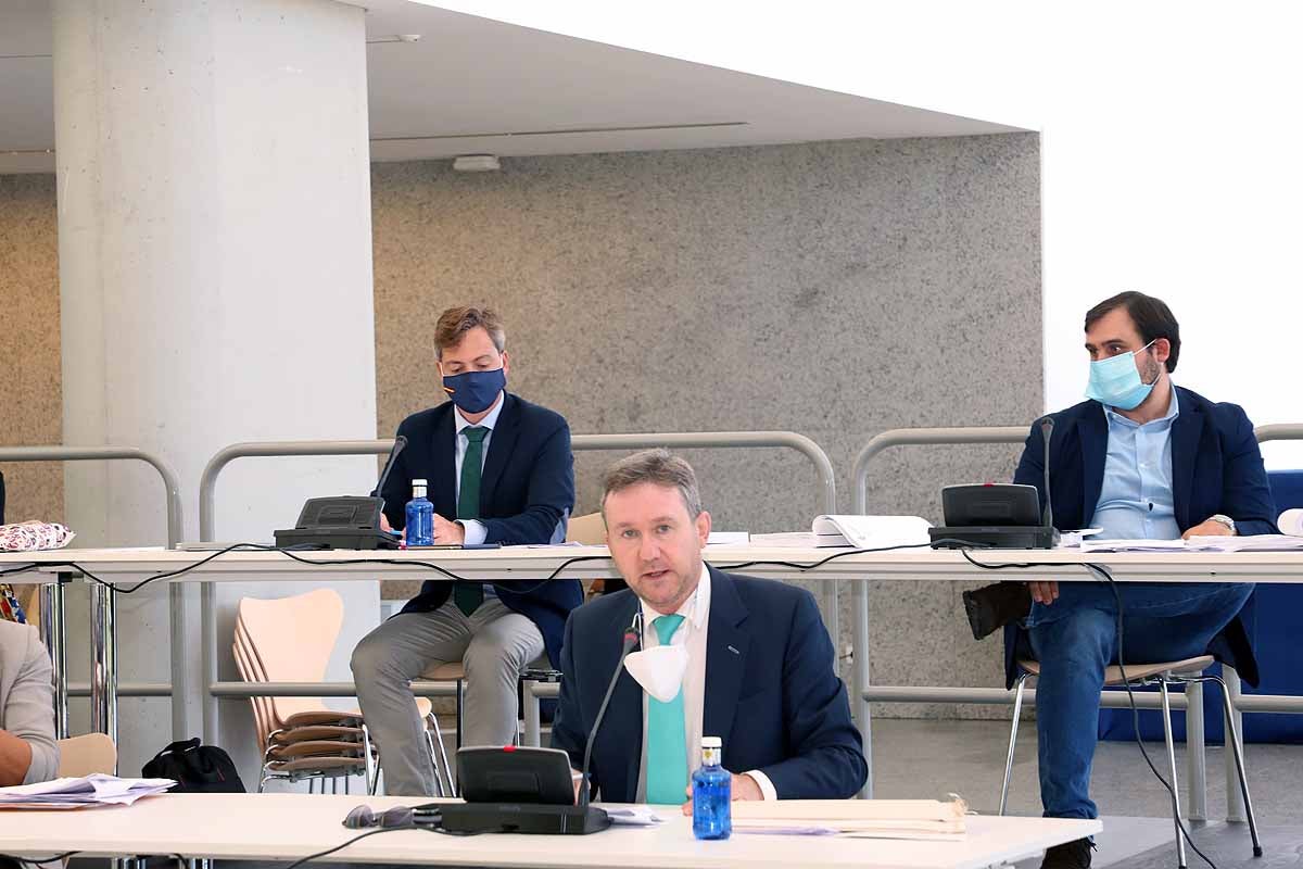 Fotos: Homenaje a Javier Lacalle en su último pleno en Burgos