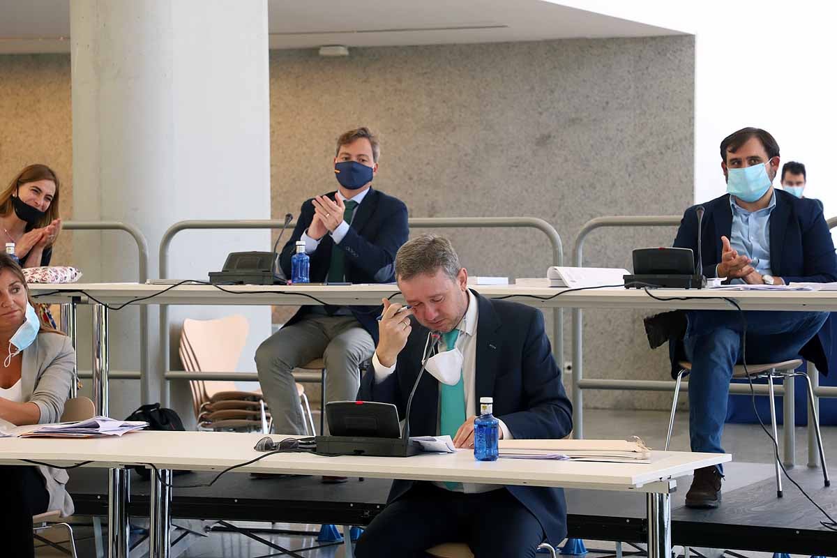 Fotos: Homenaje a Javier Lacalle en su último pleno en Burgos