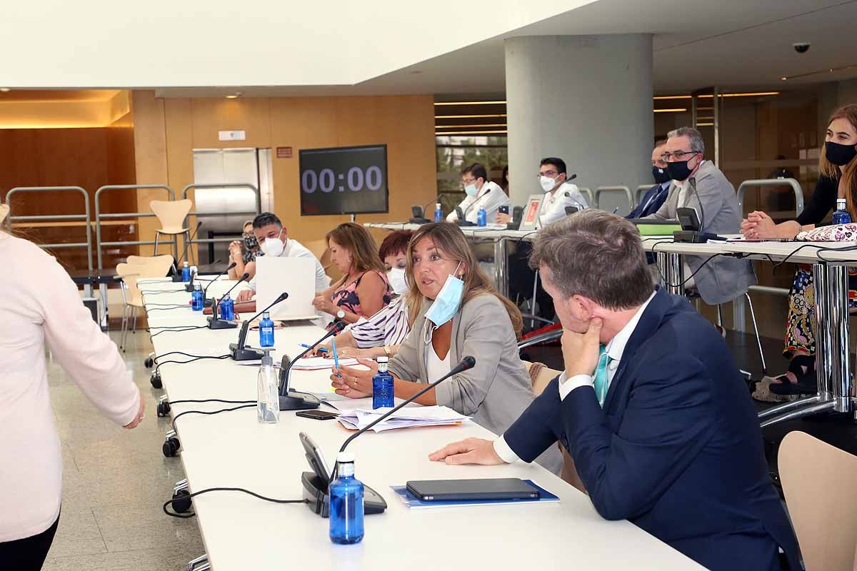 Fotos: Homenaje a Javier Lacalle en su último pleno en Burgos