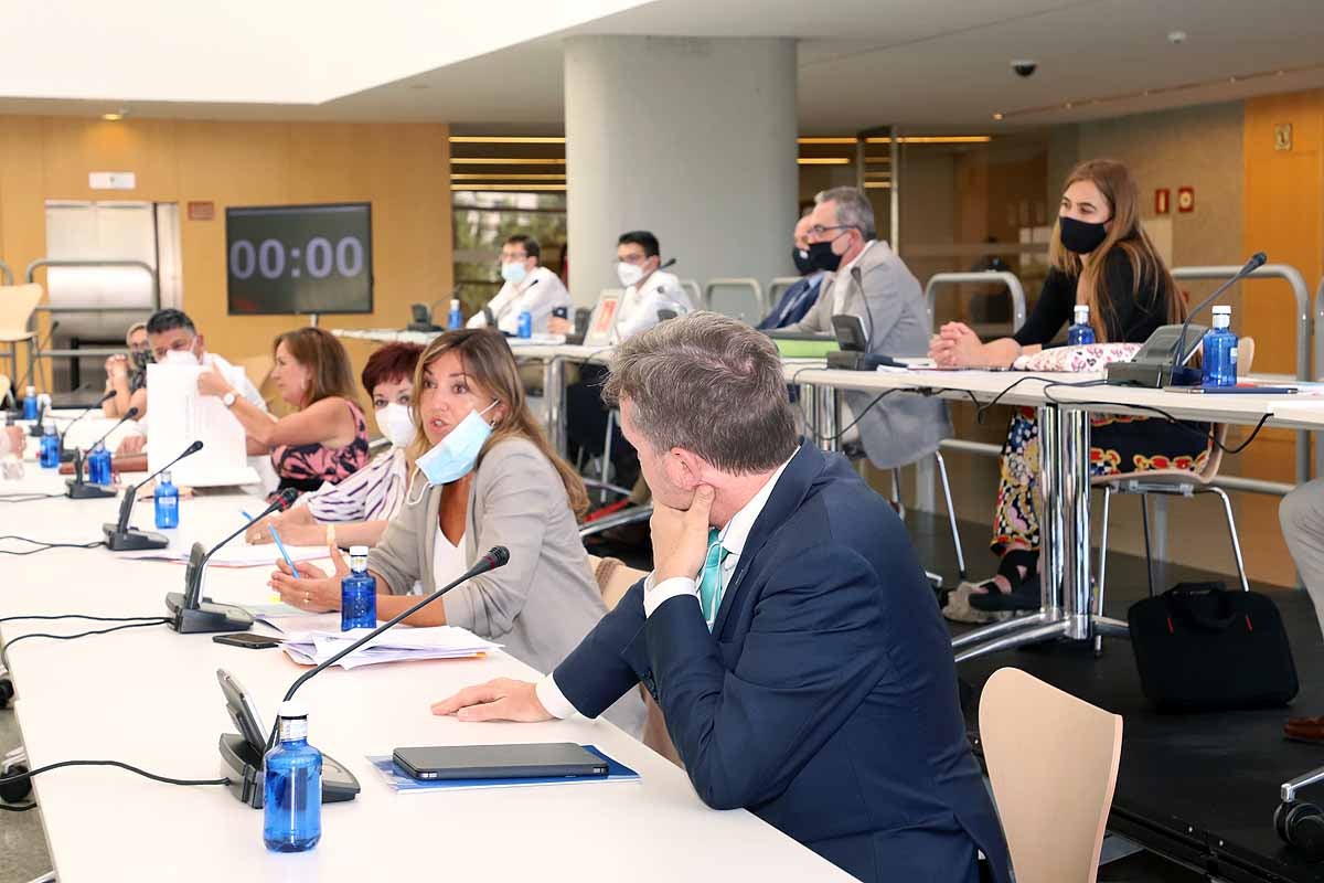 Fotos: Homenaje a Javier Lacalle en su último pleno en Burgos