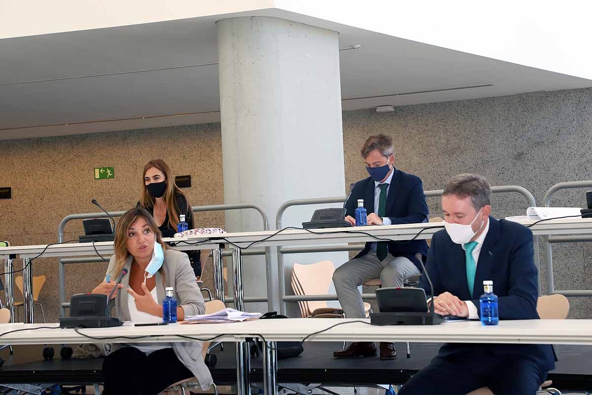 Fotos: Homenaje a Javier Lacalle en su último pleno en Burgos