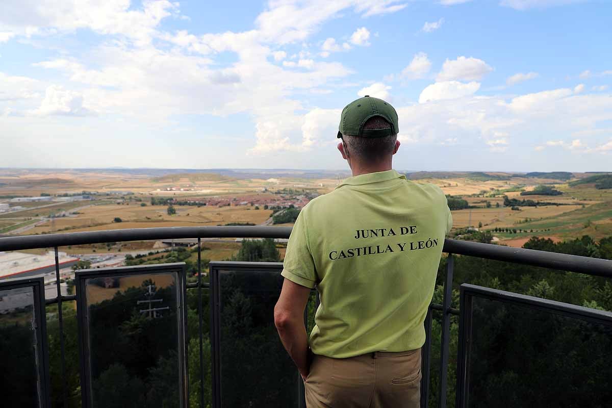 Fotos: Centinelas de fuegos, los ojos que velan para frenar los incendios forestales en Burgos