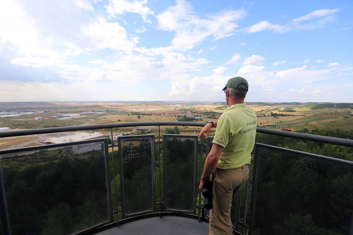 Fotos: Centinelas de fuegos, los ojos que velan para frenar los incendios forestales en Burgos