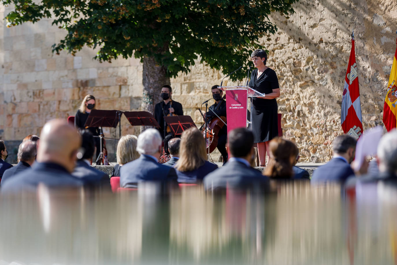 Fotos: Castilla y León rinde homenaje a las víctimas de la covid-19