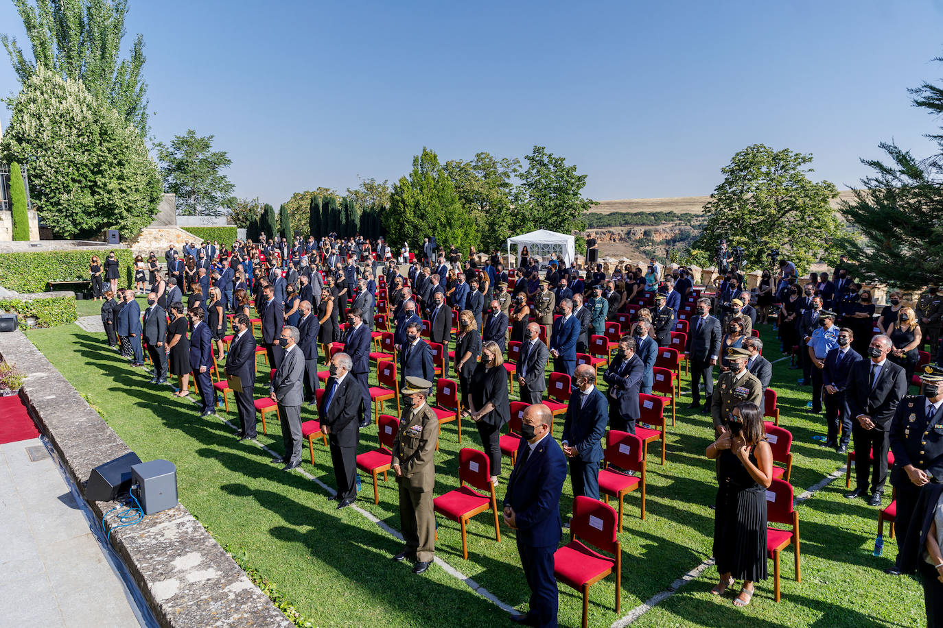 Fotos: Castilla y León rinde homenaje a las víctimas de la covid-19