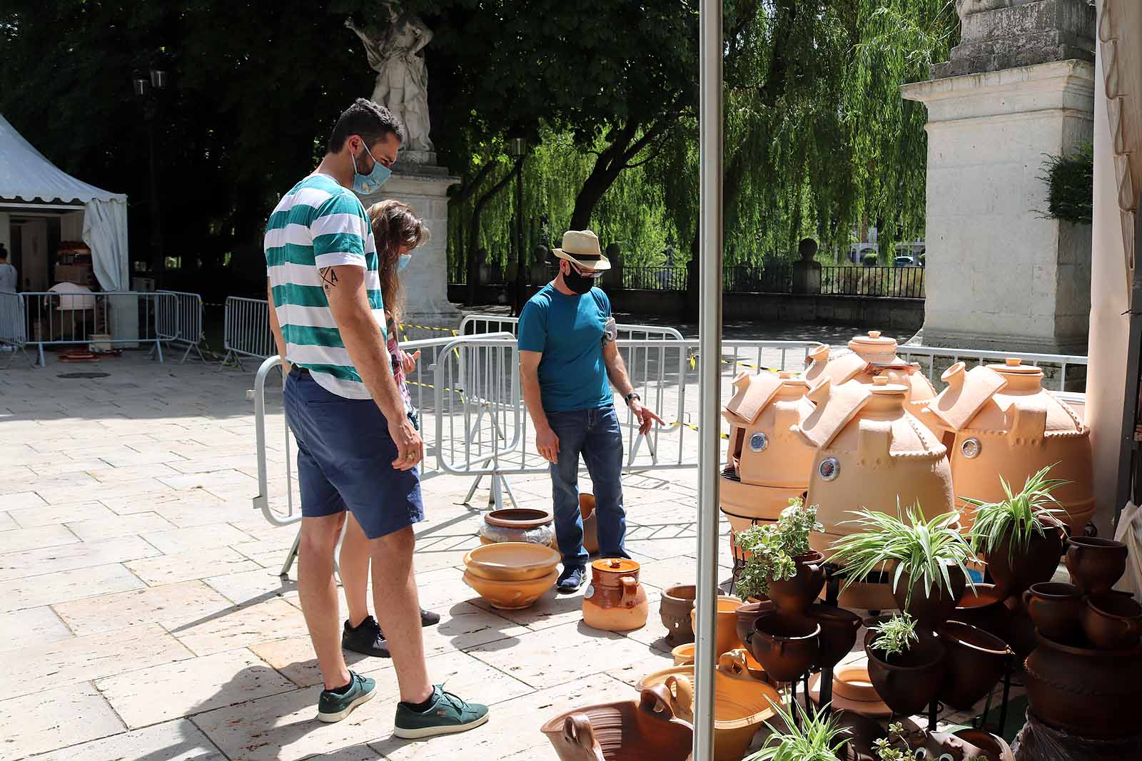 Fotos: Arranca en Burgos la primera feria de cerámica en España post confinamiento