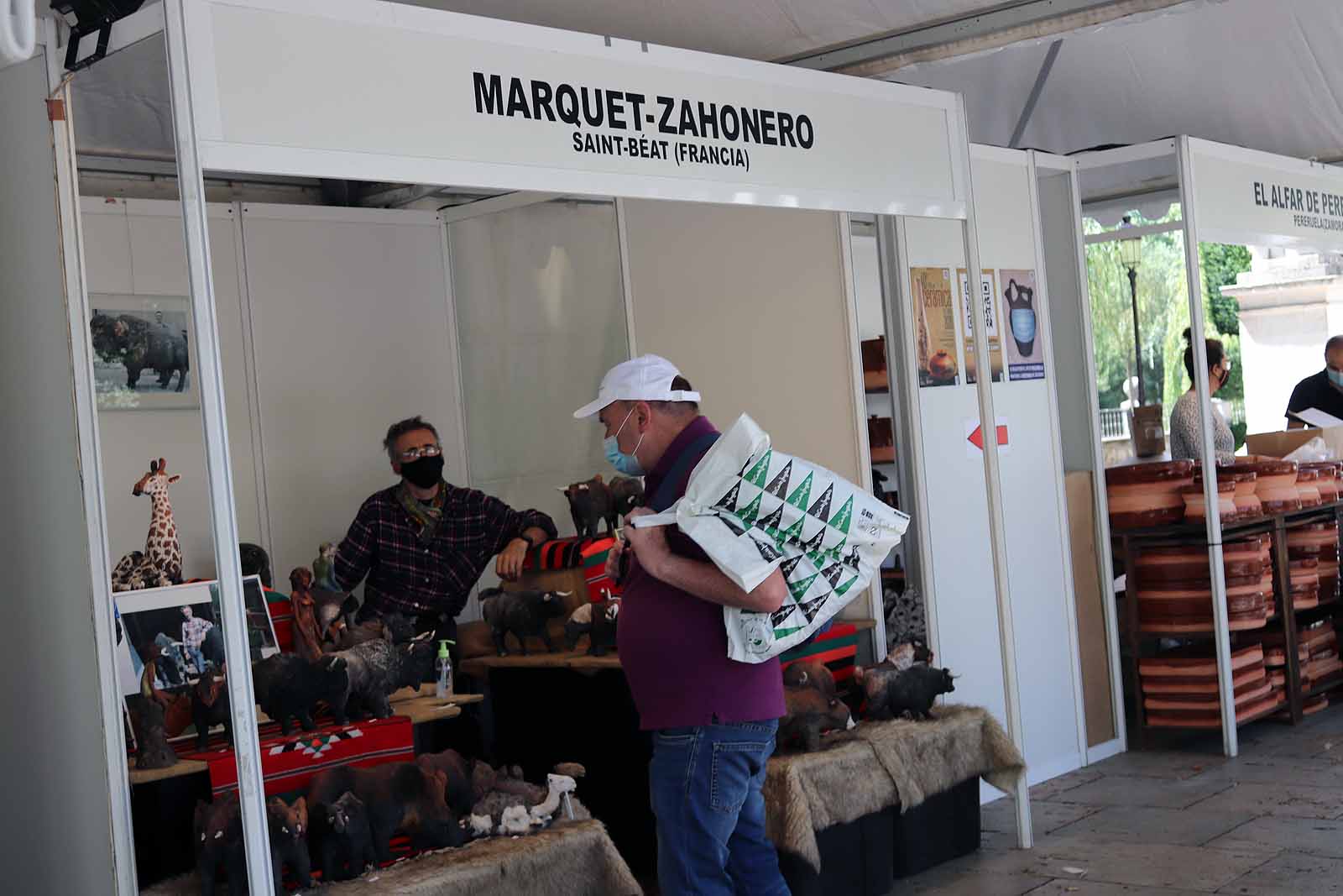 Fotos: Arranca en Burgos la primera feria de cerámica en España post confinamiento