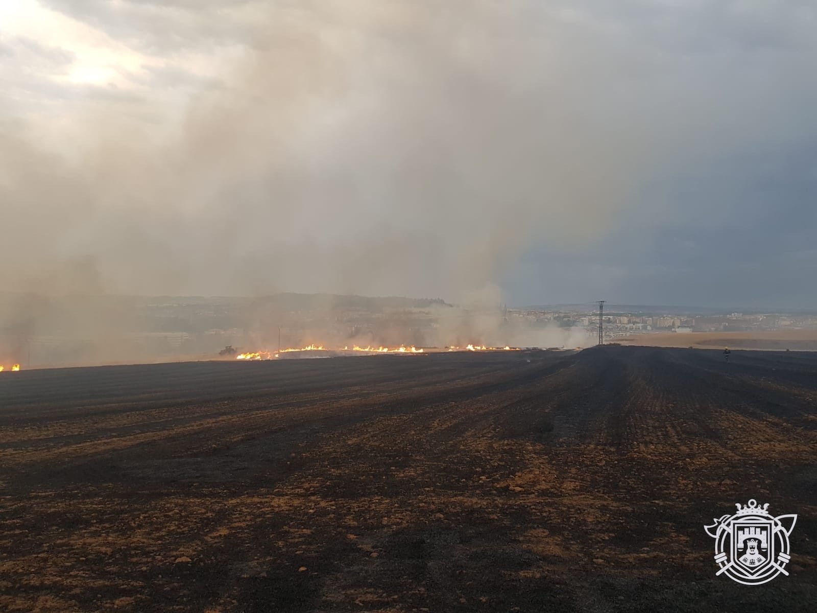 Fotos: Un incendio en Villagonzalo-Pedernales activa las alarmas en Burgos