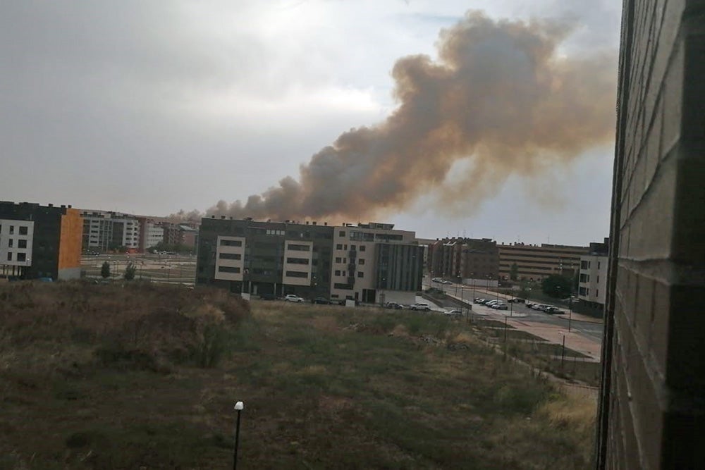 Fotos: Un incendio en Villagonzalo-Pedernales activa las alarmas en Burgos