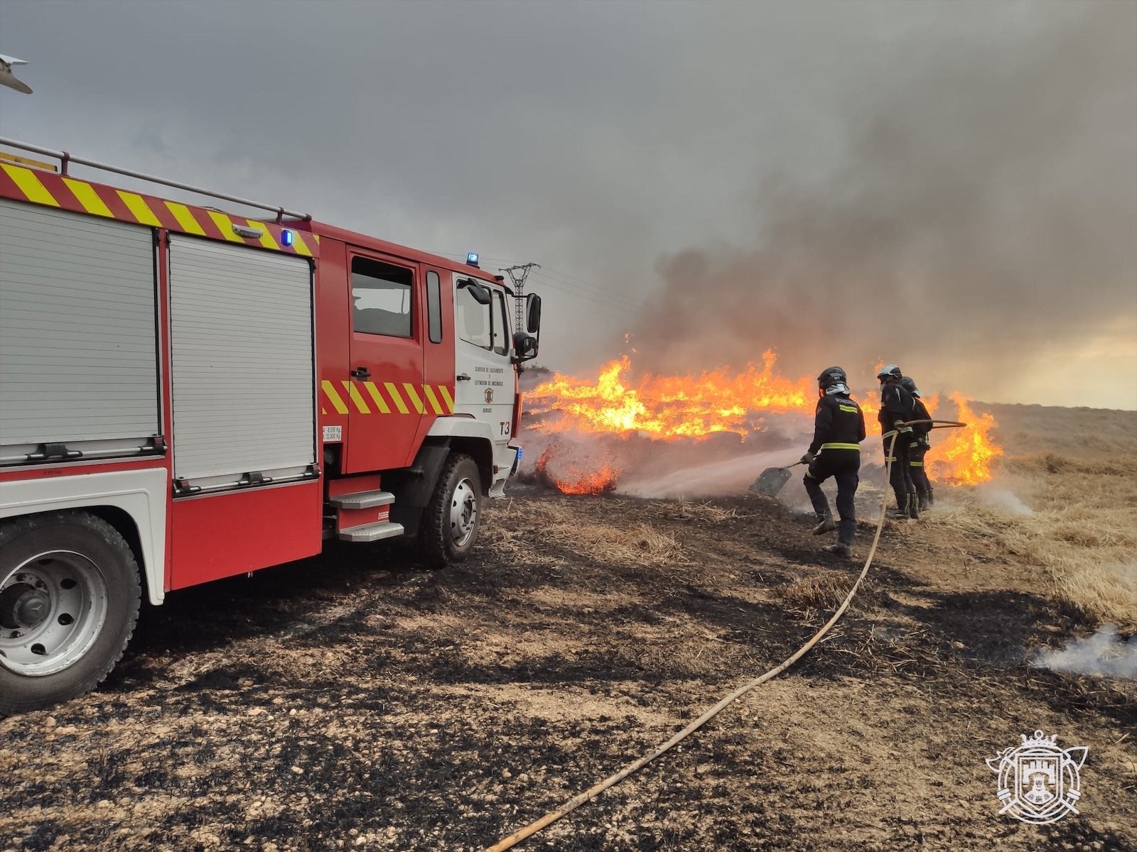 Fotos: Un incendio en Villagonzalo-Pedernales activa las alarmas en Burgos