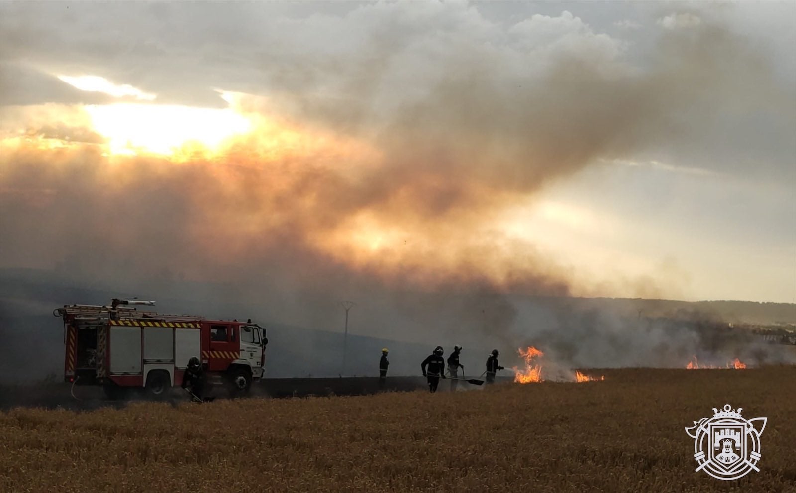 Fotos: Un incendio en Villagonzalo-Pedernales activa las alarmas en Burgos