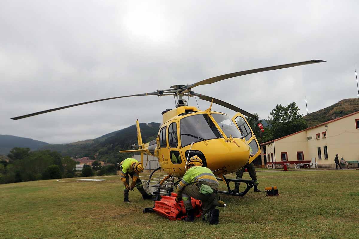 Fotos: Rapidez y eficacia, los incendios también se combaten desde el aire