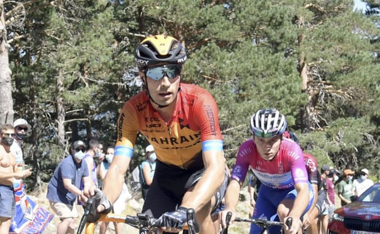 Landa, seguido por Evenepoel en la ascensión a las Lagunas de Neila